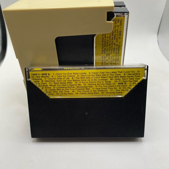 Vintage 1988 Reader's Digest Golden Country Groups Cassette Tapes Bundle - Picture 5 of 5